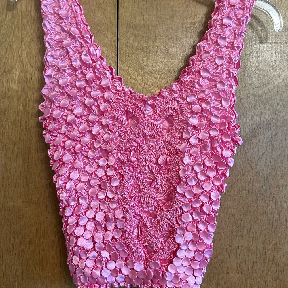 NWOT Vintage Stretchy Bubble Vibrant Pink Textured Sleeveless Top OS